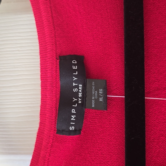 SIMPLY STYLED BRAND WOMEN'S MISSY SIZE RED FRONT BUTTON CARDIGAN SIZE XL - Picture 2 of 15